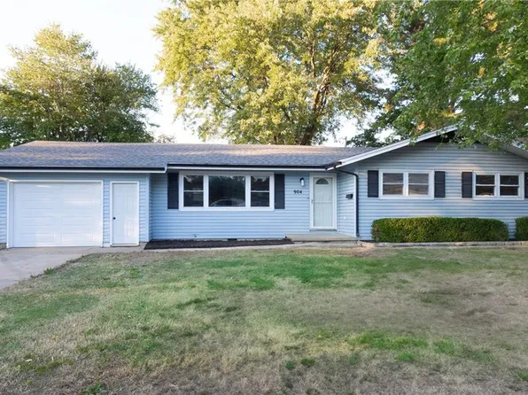 904 E 3rd St, Cherryvale, KS 67335