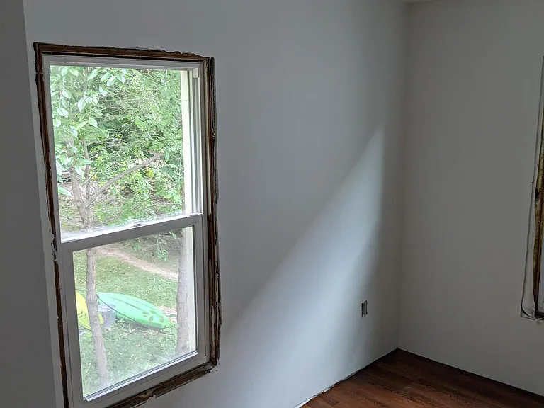 1123 Emerald St — Photo 7