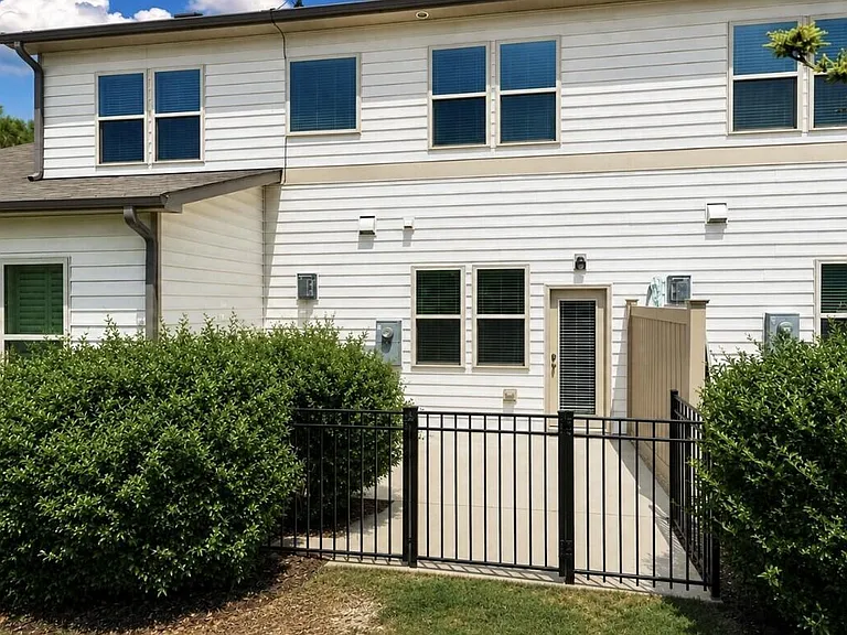 506 Aronia — Photo 35