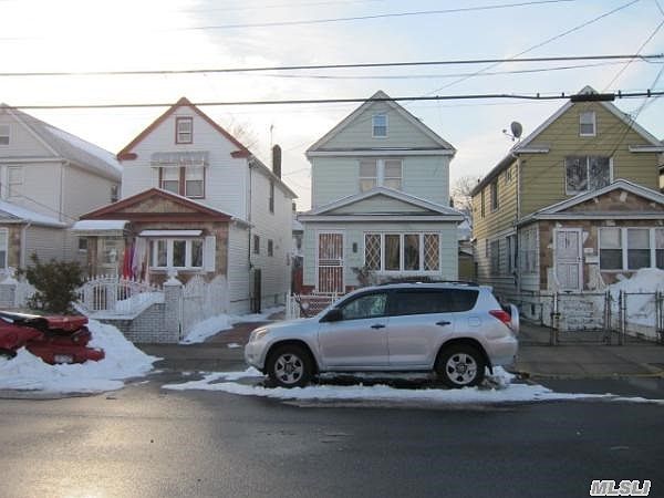 1st image of 10146 133rd St