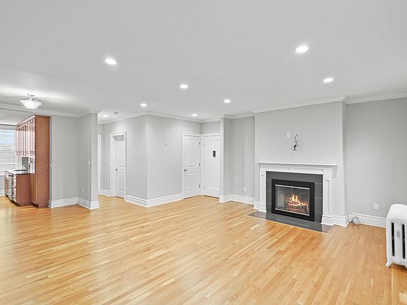Huge Living Room with fireplace