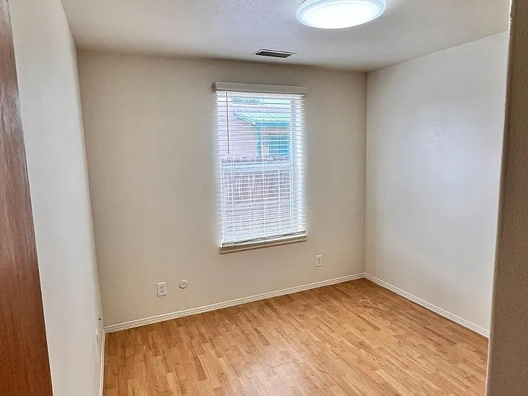 615 Candelaria Rd NW — Photo 13