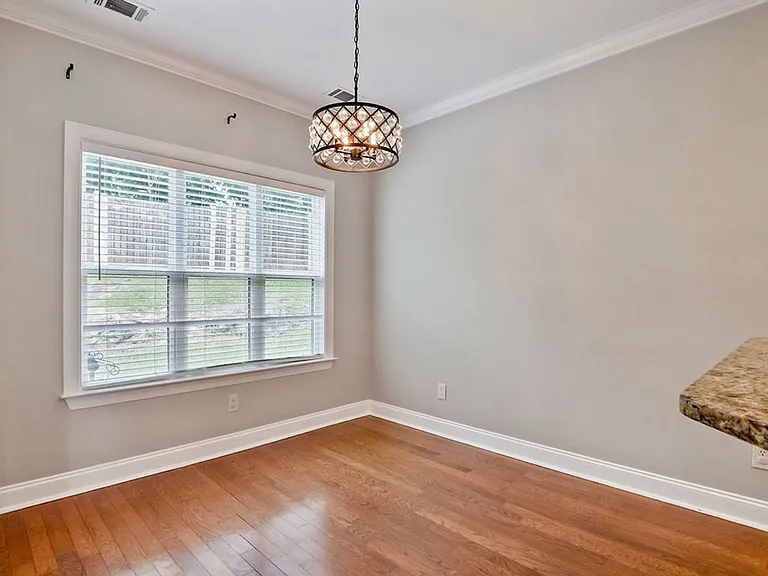 710 Valley St — Photo 20