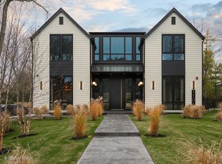 1106 Hohlfelder Rd, Glencoe, IL 60022