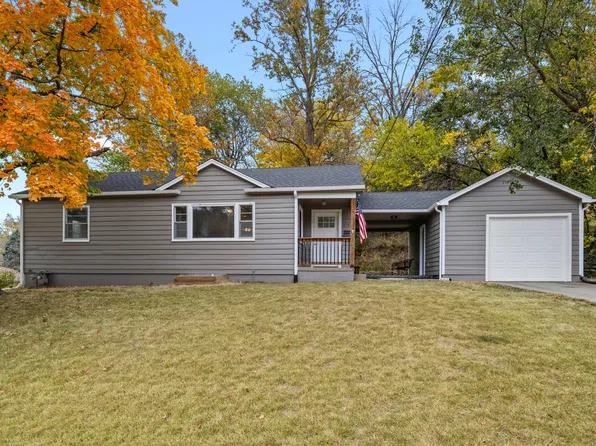 316 Elmwood Dr, Council Bluffs, IA 51503