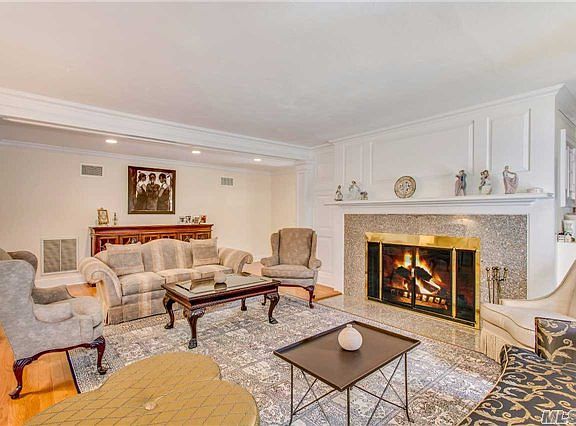 3rd image of 97 Old House Ln