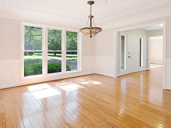 3rd image of 60 Longwood Dr