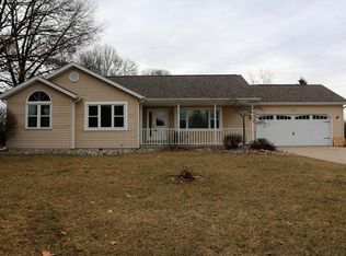 56265 Buffalo Dr, Three Rivers, MI 49093