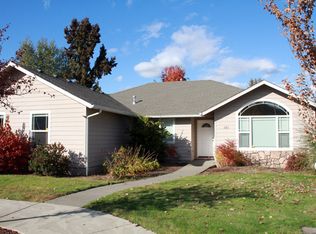 892 Kendall Dr, Grants Pass, OR 97527