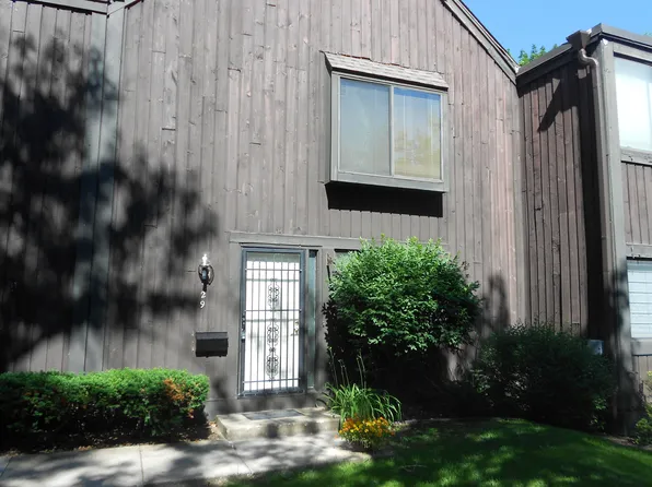 129 Balmoral Ct, Kalamazoo, MI 49006