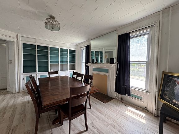 4th image of 103 College Ave #1