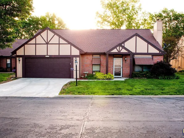 3512 SE Winston Dr, Topeka, KS 66605