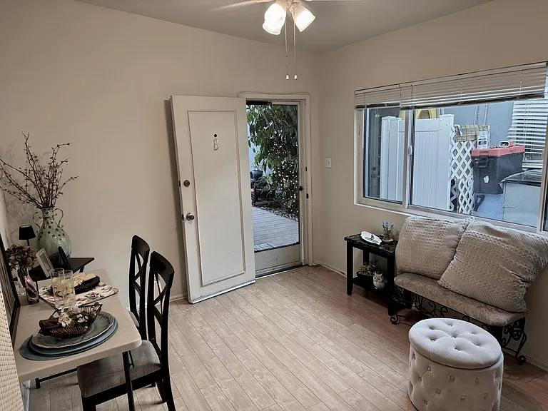 10519 Chandler Blvd #B — Photo 3