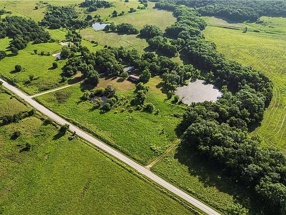 4th image of 599 Kanza Rd