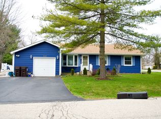 917 S Broadway St, McHenry, IL 60050