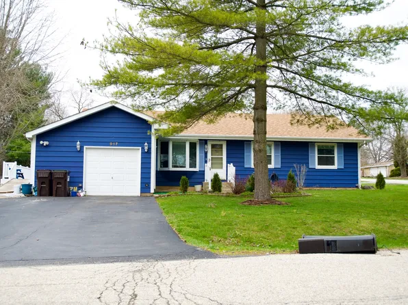 917 S Broadway St, McHenry, IL 60050