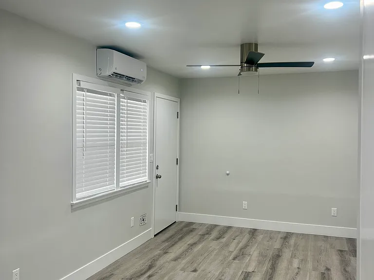 6061 Fishburn Ave #C — Photo 11