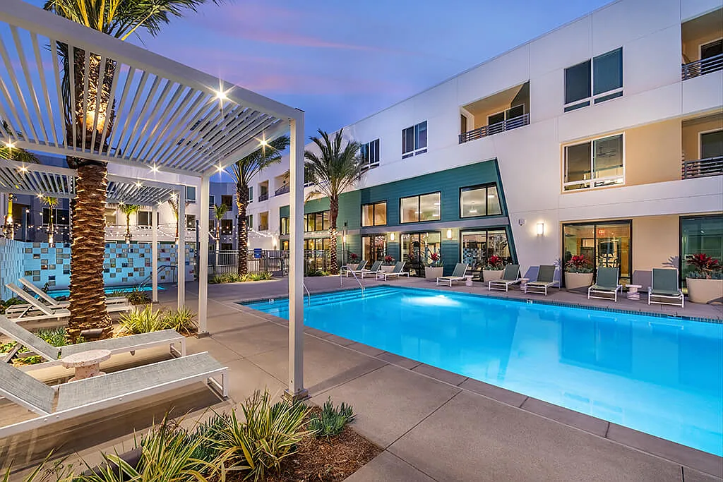 Bowen Apartments — Photo 4