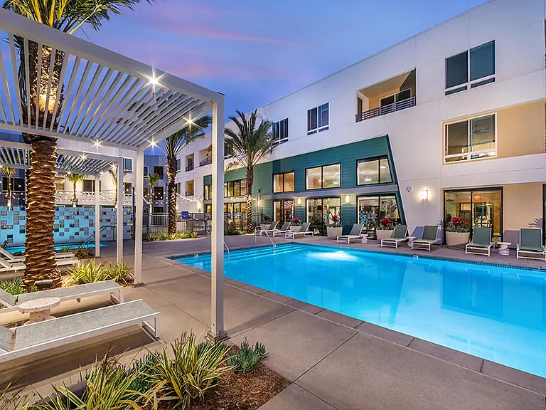 Bowen Apartments — Photo 4
