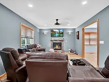 229 Orchard Dr — Photo 4