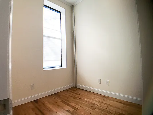 Rented by Francine Realty | media 8