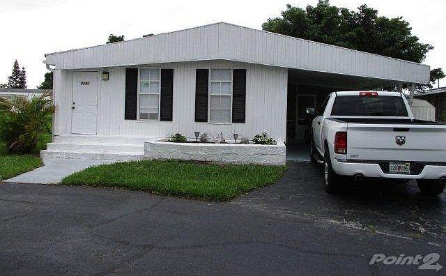 1st image of 3121 SW 52nd Ave