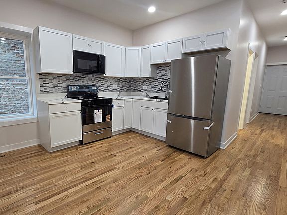 3rd image of 3516 W Polk St #2