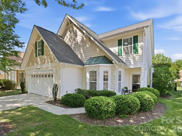 1348 Millbank Dr, Matthews, NC 28104