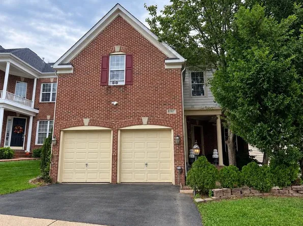 8187 Usher Dr, Lorton, VA 22079