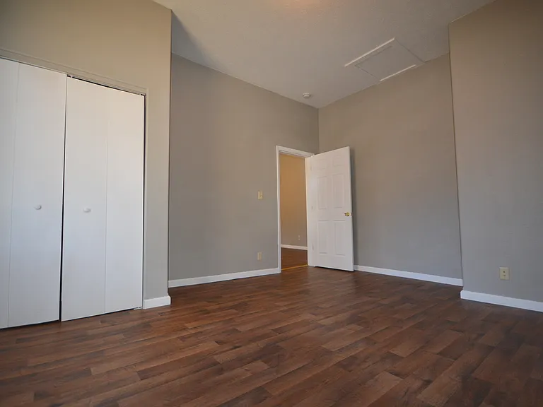 1211 N Rogers Ave — Photo 14