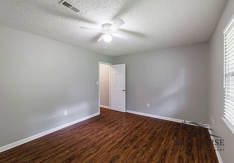 2165 S Milledge Ave #F8 — Photo 17