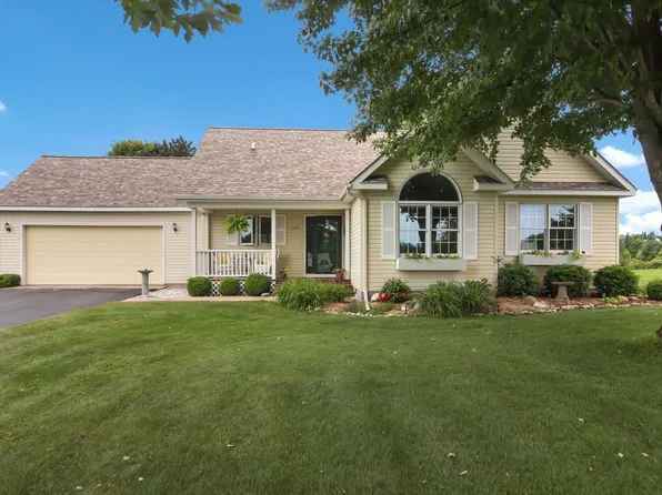 107 Fairway Ct, Kewadin, MI 49648