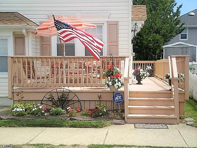 425 N Kenyon Ave — Photo 1