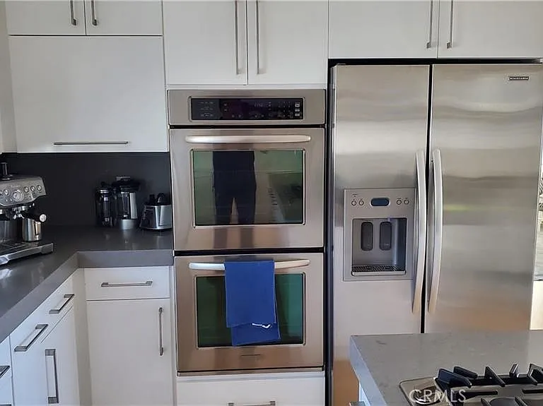 417 Marine Ave — Photo 9