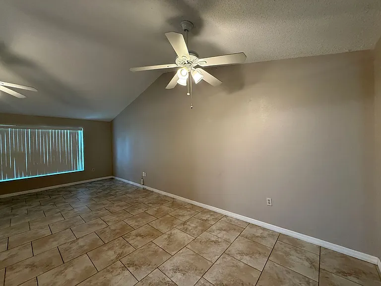 7733 Atherton Ave — Photo 6