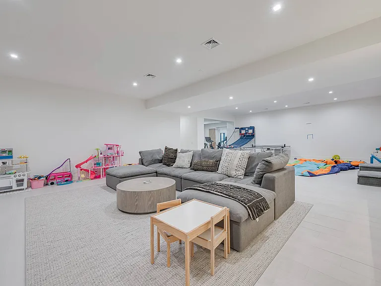 435 N Sea Mecox Rd — Photo 24
