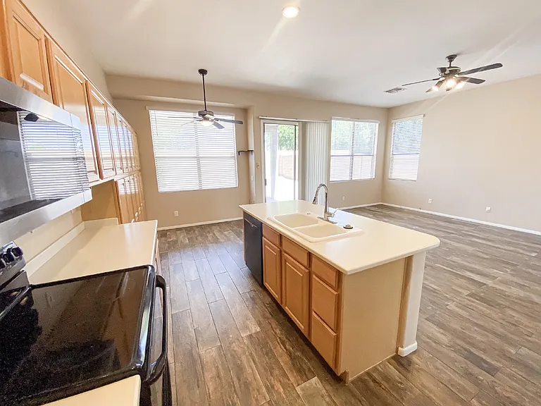 3918 E Juanita Ave — Photo 10