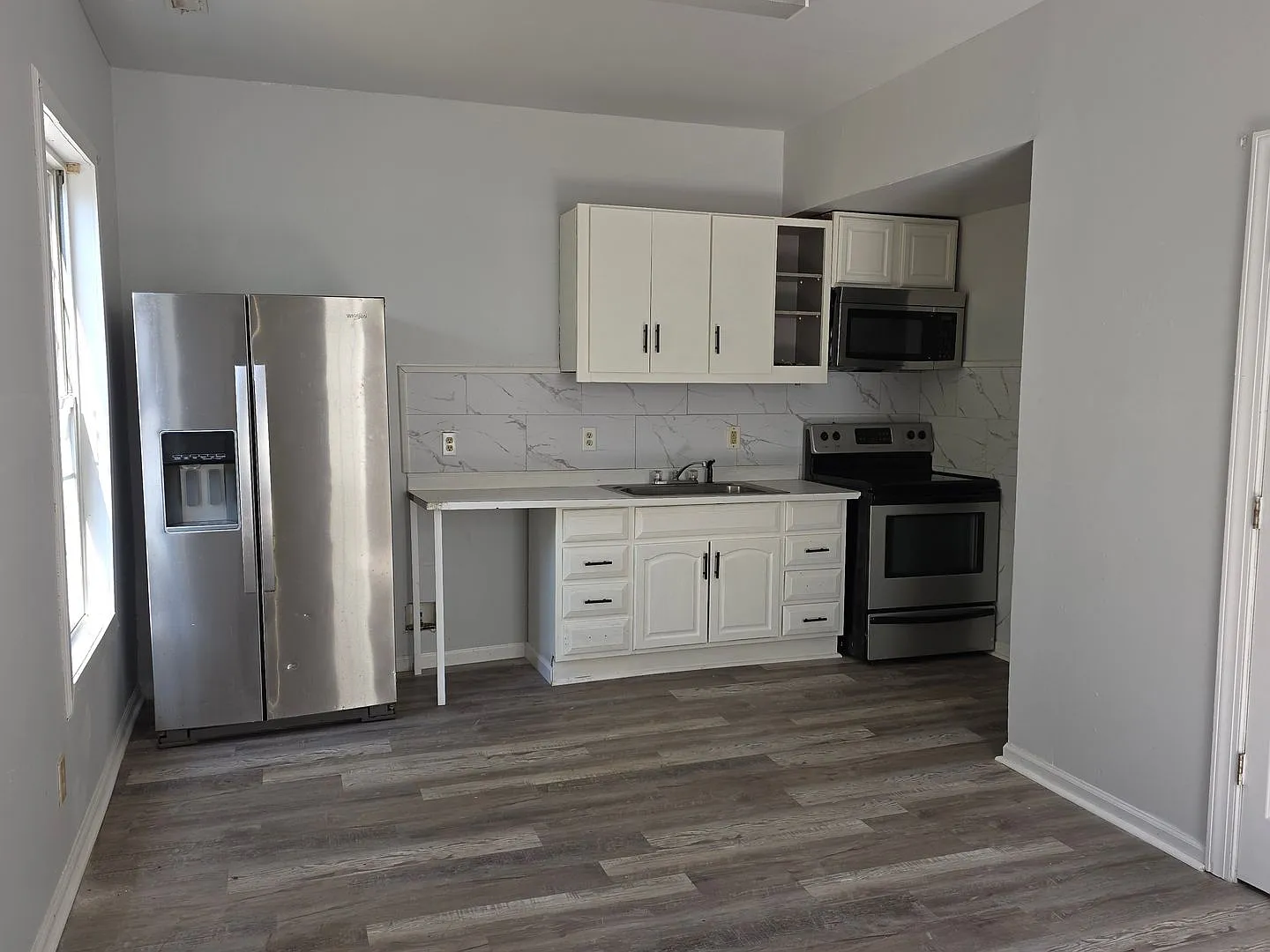 For Rent - 3 Bedroom, 1.5 Bath Duplex — Photo 4