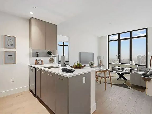 3rd image of 92-27 160th St #1906