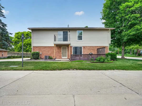 68457 Rosewood Ln, Richmond, MI 48062