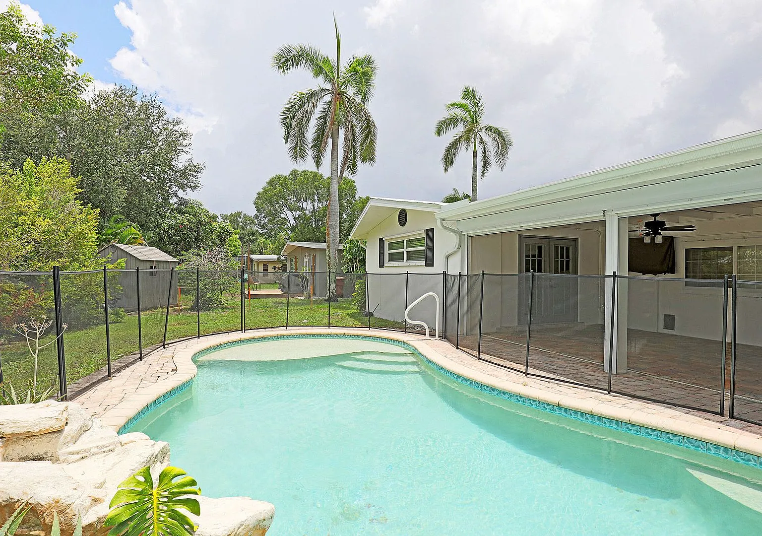 Space, Style & Freedom in a Highly Desirable Fort Myers Location — Photo 4