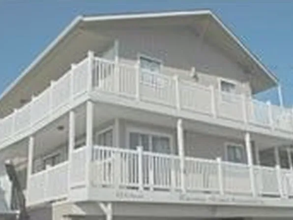 12 G St APT 41, Hampton, NH 03842