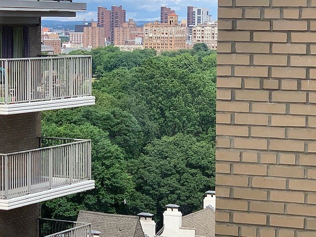 1st image of 27 W 96th St APT 12E