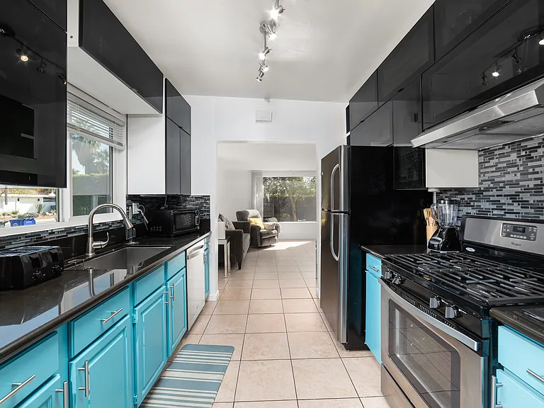 931 S Paseo Caroleta — Photo 7