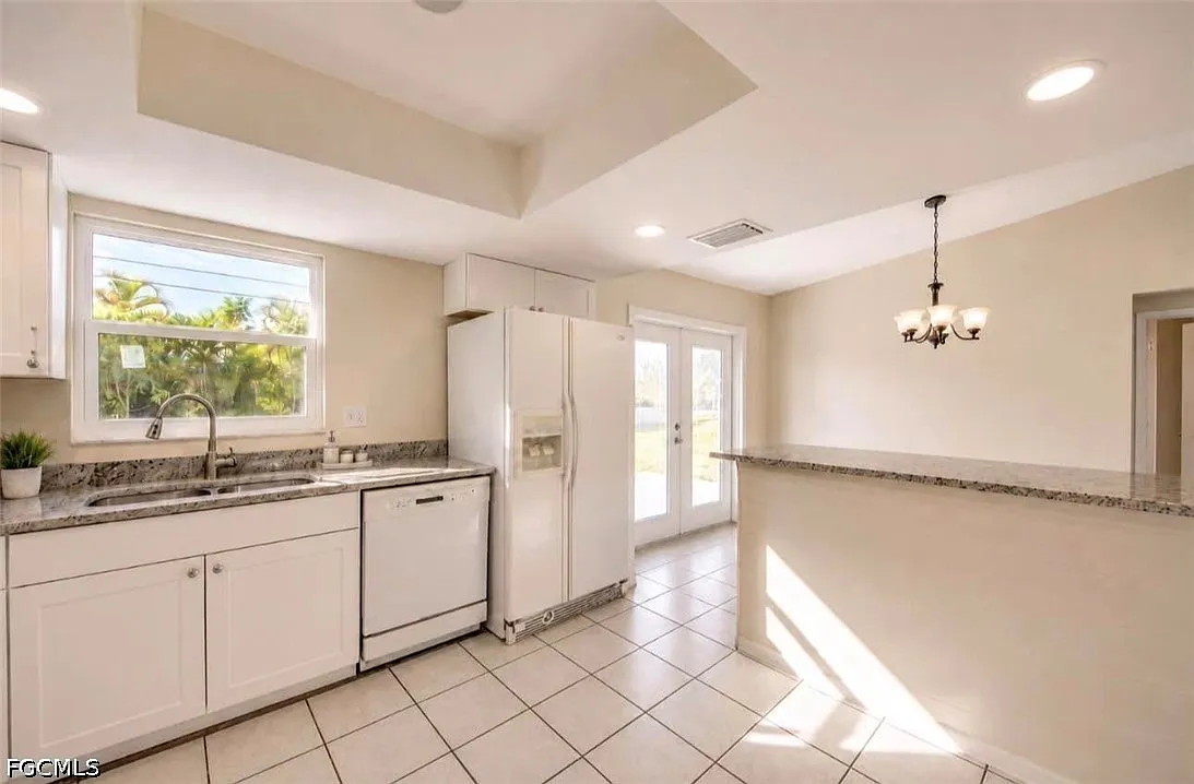 4 bed, 2.0 bath, 1119 sqft, $1,950 — Photo 3