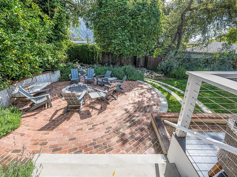 2152 Grand Oaks Ave — Photo 18