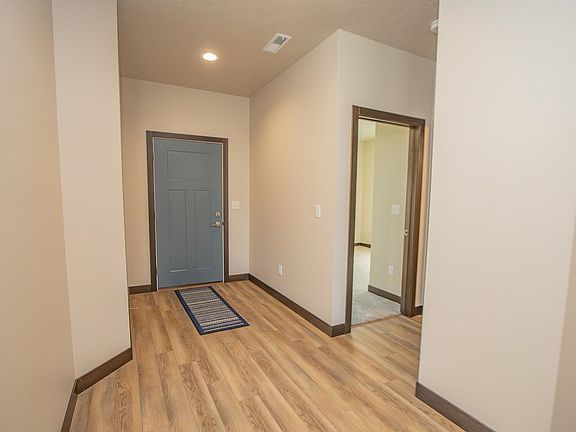 4th image of 1850 23rd St #26
