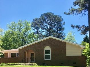 1446 Fox Run Dr, Charlotte, NC 28212