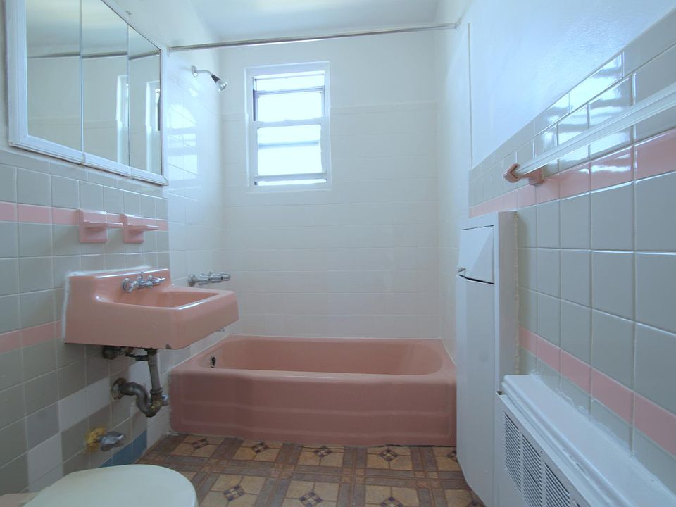 2nd image of 975 E 232nd St #2A