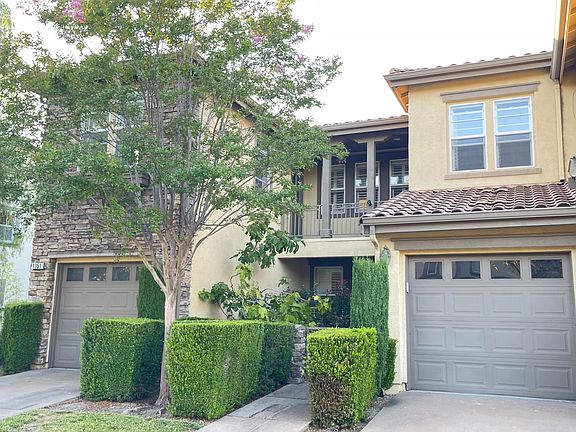 2nd image of 1351 Thornbury Ln